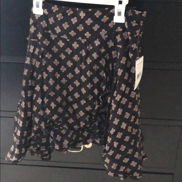 NWT Free People Flowy Skater Style asymmetrical skirt. Size 6. - Picture 7 of 15